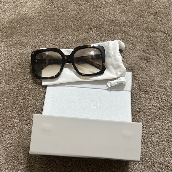 Harper dezi sunglasses